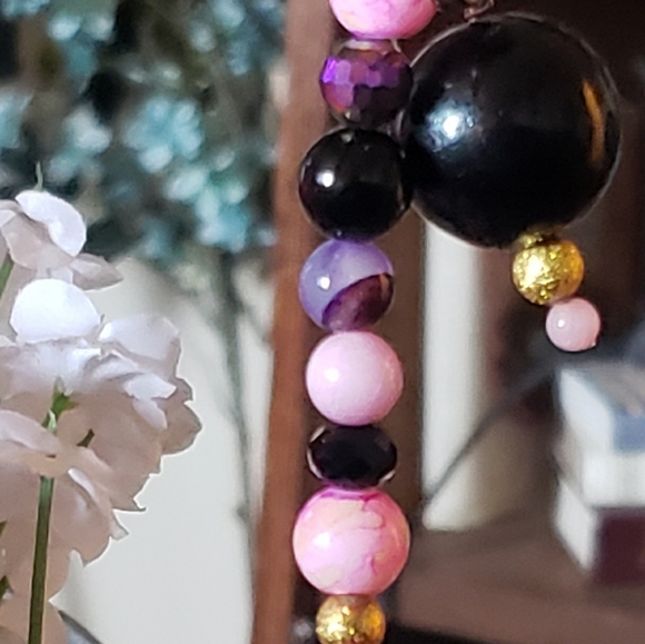 Pink, Black & Gold Hand Crafted Beaded Keychain - Picture 5 of 8